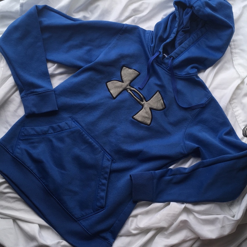 Under armour sweatshirt